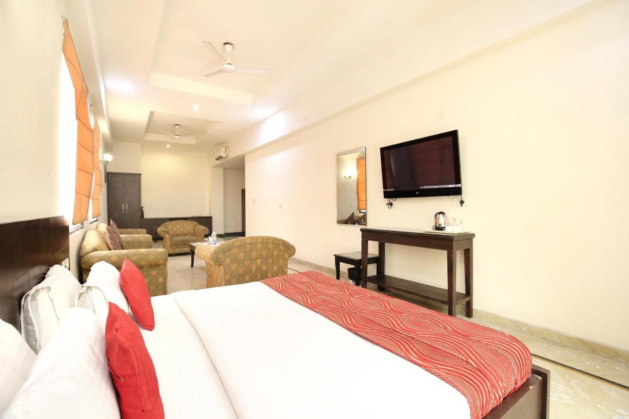 Capital O 15395 Hotel 42 Amritsar Exterior foto
