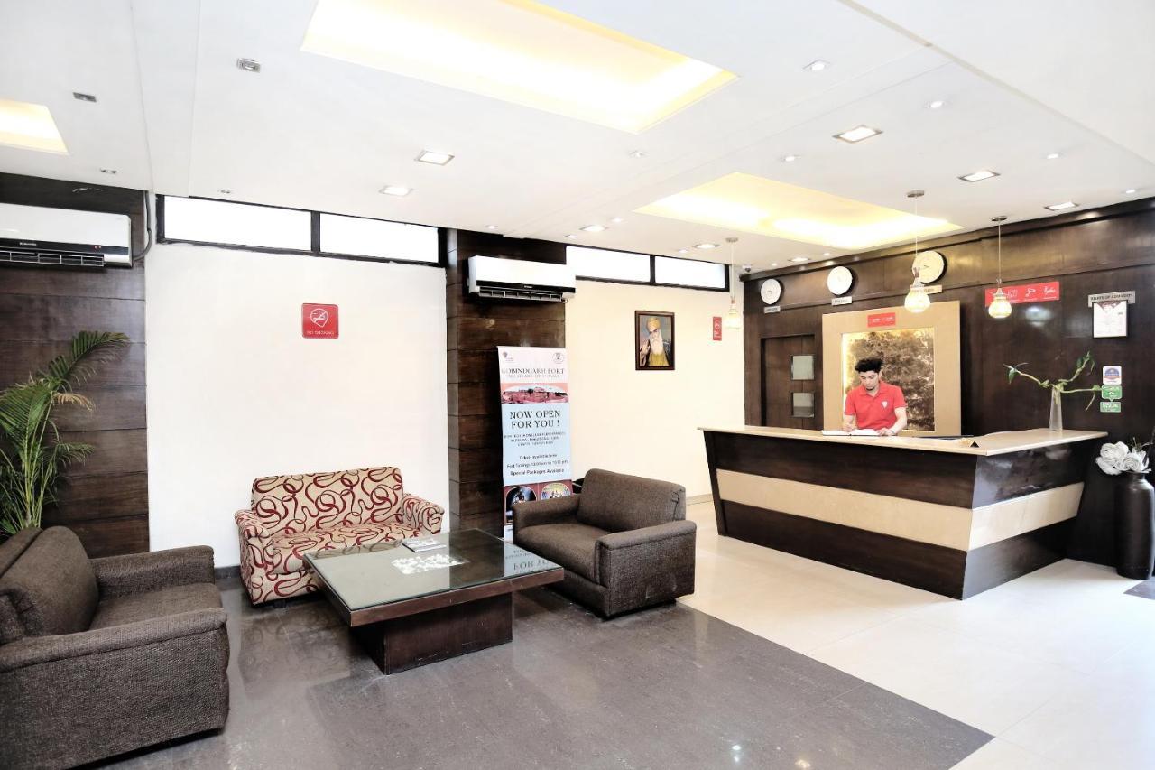 Capital O 15395 Hotel 42 Amritsar Exterior foto